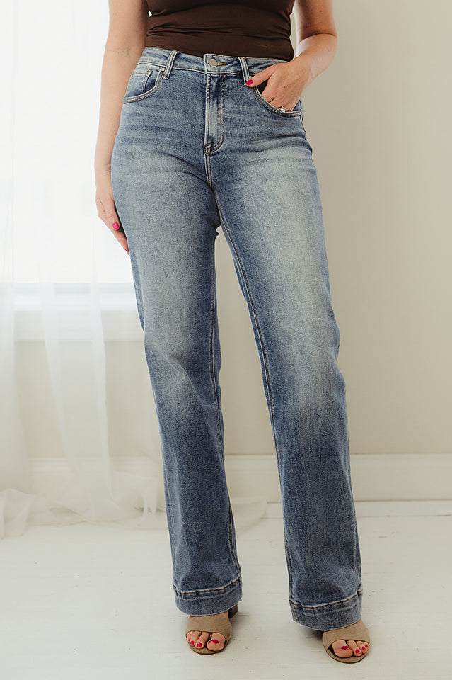 Evie Straight Jeans