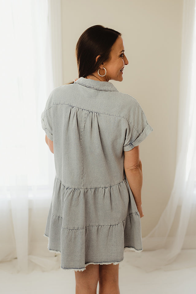 Frayed Hem Tiered Denim Dress L / Lt. Denim Frayed Hem Tiered Denim Dress L / Lt. Denim