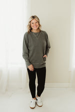 Curvy Pigment Pullover