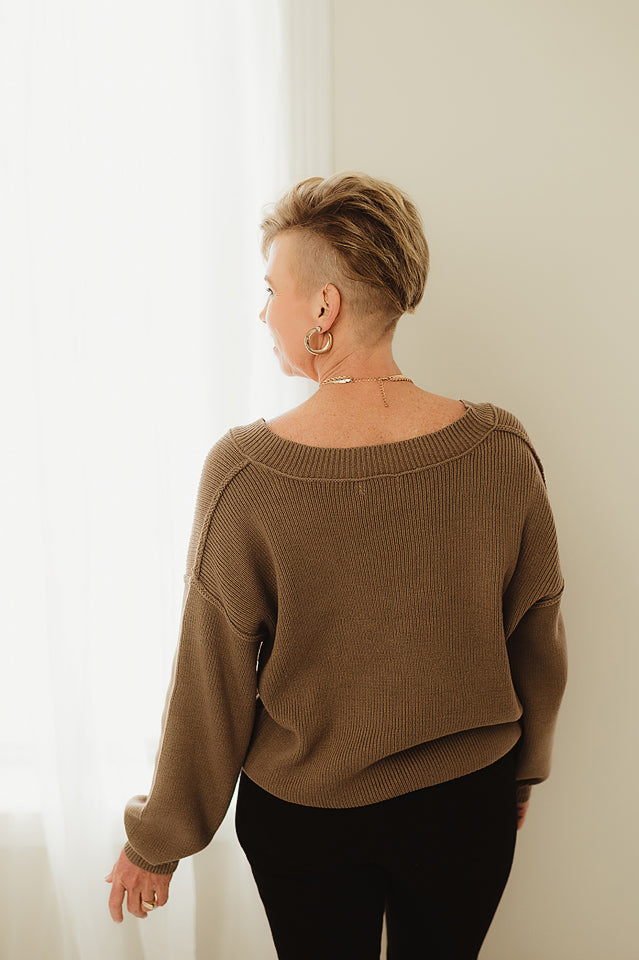 Exposed V Neck Pullover