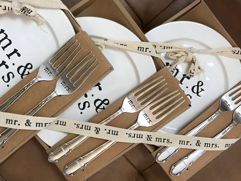 Mr and Mrs Plate Set